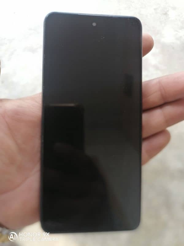 Infinix smart 8 Plus 4 64 glass Chang 3