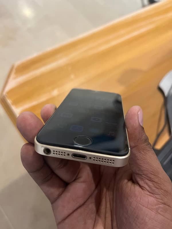 iphone SE 128 GB best for PUBG exchange possible 7