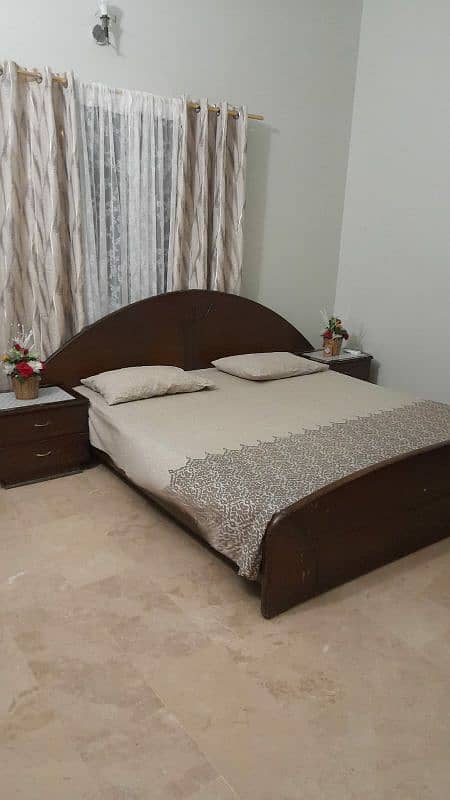 Double bed with 2 side table 0