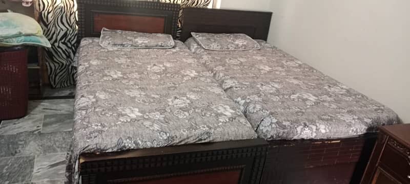 TWO SINGLE BED WITH MATRESSES 5