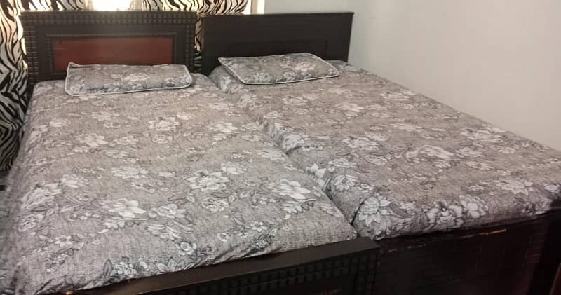 TWO SINGLE BED WITH MATRESSES 6