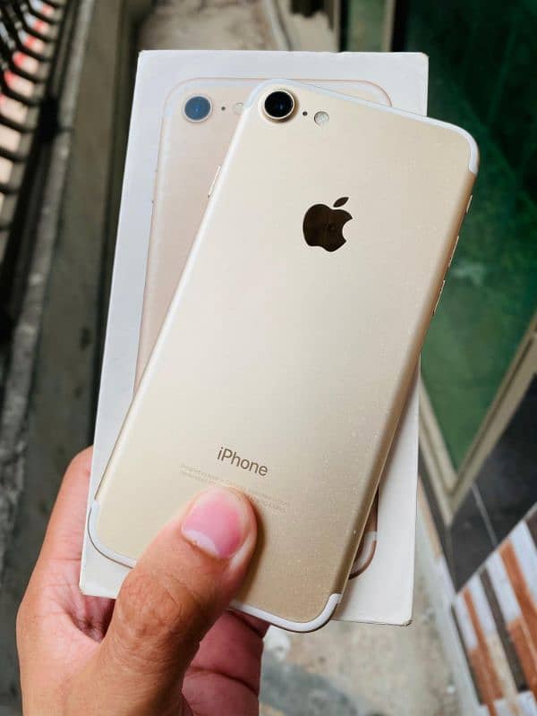 iphone 7 & iphone 7 plus With Box | PTA approved 0