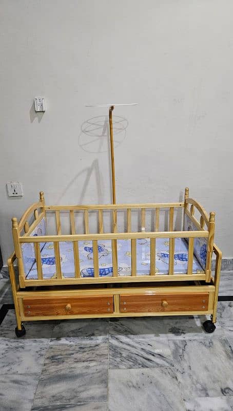 Junior baby cot and swing 0