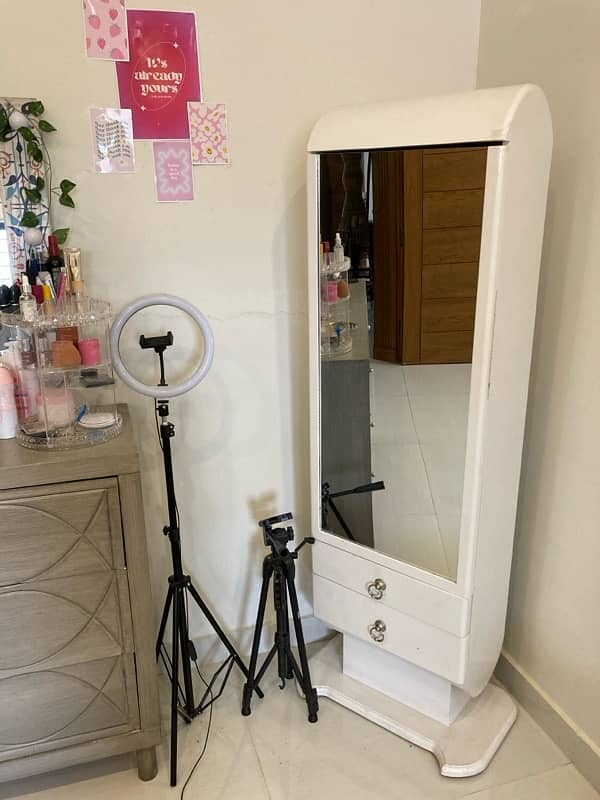 MIRROR MAKEUP VANITY 0