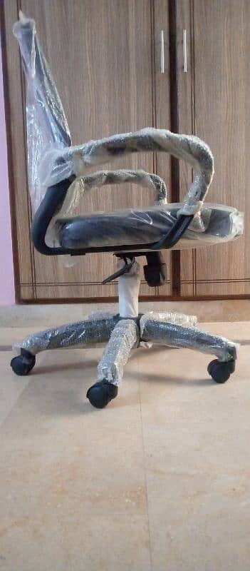 Best Office Chair For Sale - like New 2