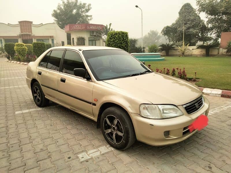 Honda Civic EXi 2000. . . . . call 03017304812 5