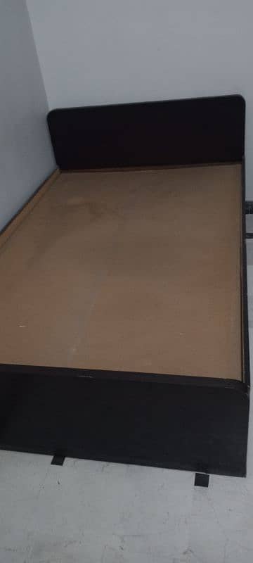 single bed 4' x 6' 0