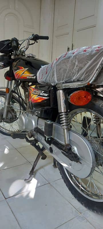 Honda 125 Karachi sealed bike 2