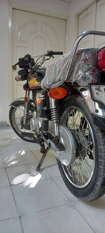 Honda 125 Karachi sealed bike 3