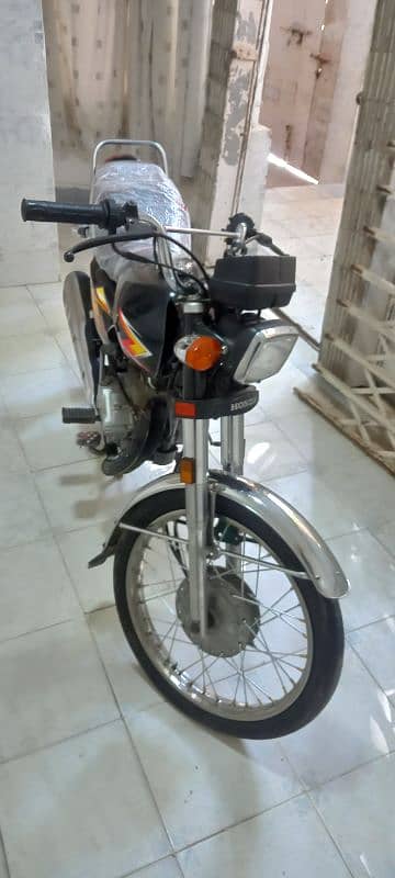 Honda 125 Karachi sealed bike 6