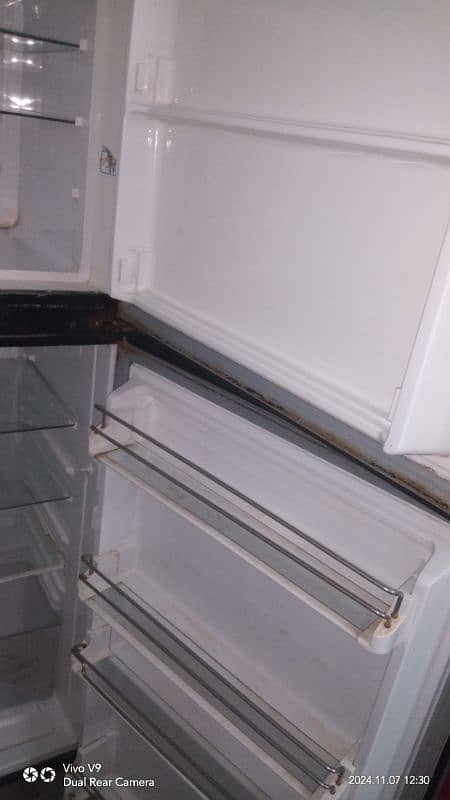 Dawlance Fridge Refrigrator 2