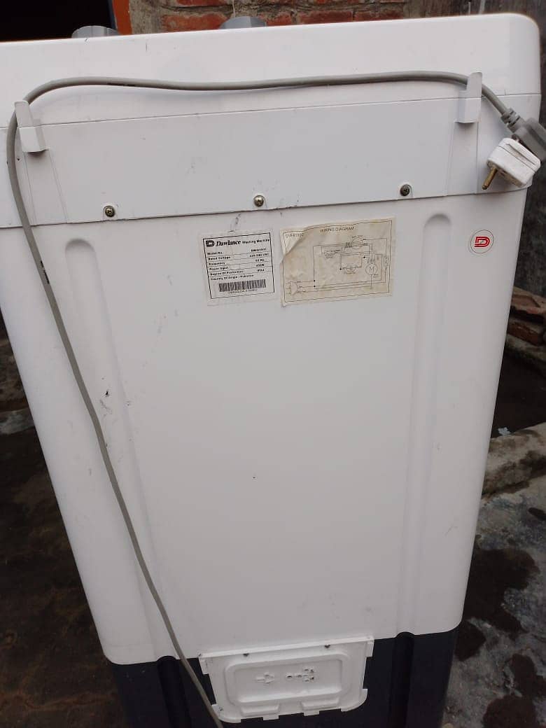 Dawlance Washing Machine in new condition 3