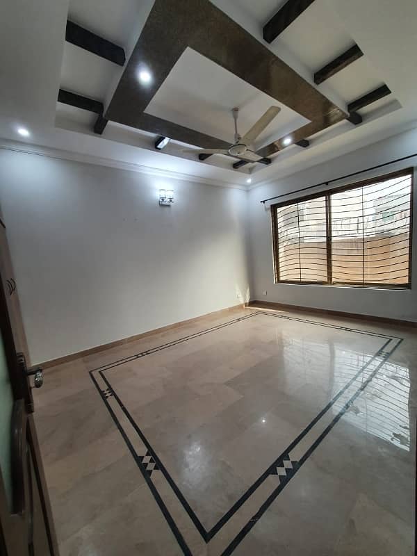 7 Marlas Upper Portion Prime Location Near Market and Mosque G-13 1