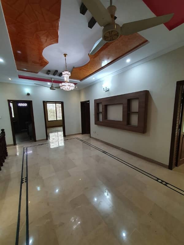 7 Marlas Upper Portion Prime Location Near Market and Mosque G-13 3