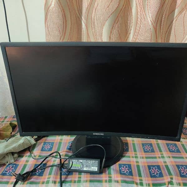 Samsung 144 hert Lcd (curved) 0