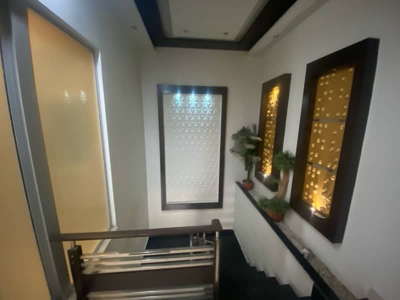 DREAM HOME OFFERS 10 Marla Full House Is Available For Rent In DHA Phase 3 Lahore At Super Hot Location. 100 % Orginal ad 1