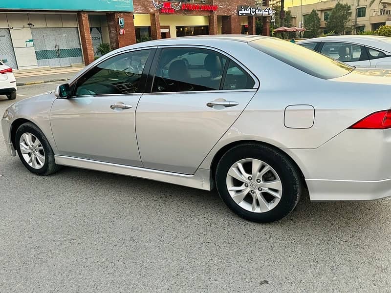 Honda Accord 2005 4