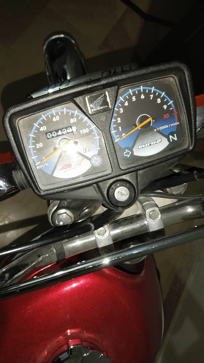 Full original bike only 400km running 2