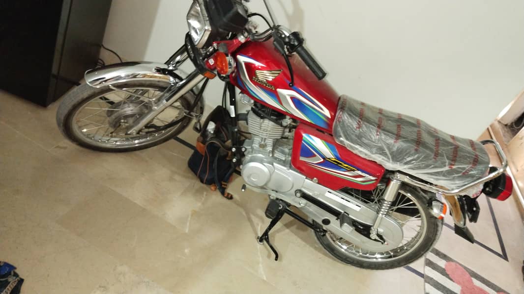 Full original bike only 400km running 4