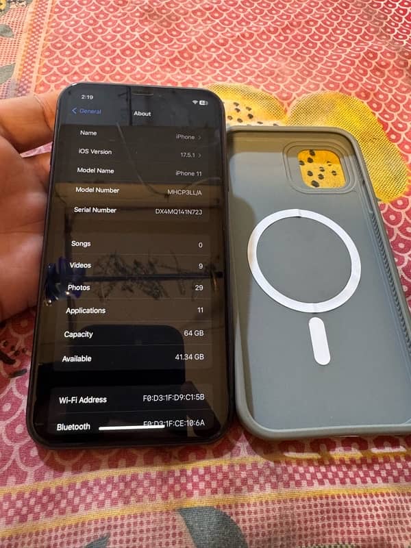 iphone 11 jv in good condition 3