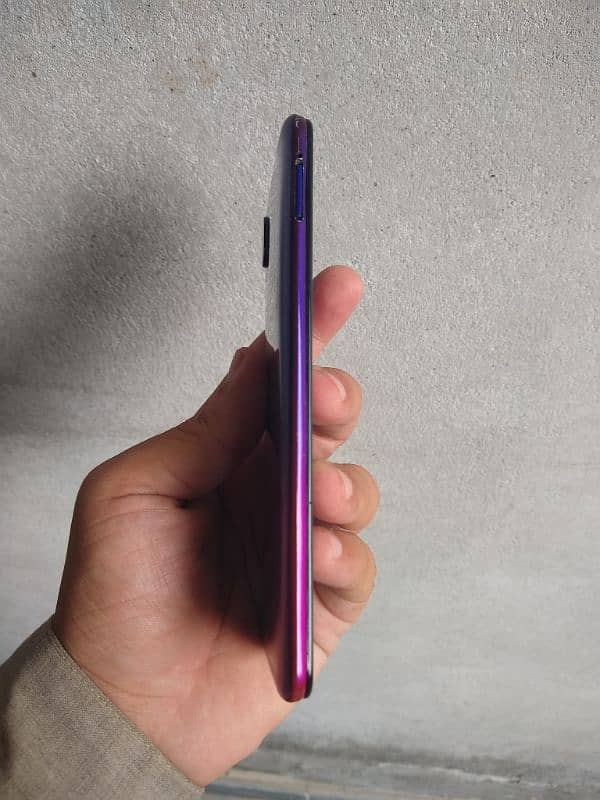 Vivo y93 6GB 128GB non Pta 4