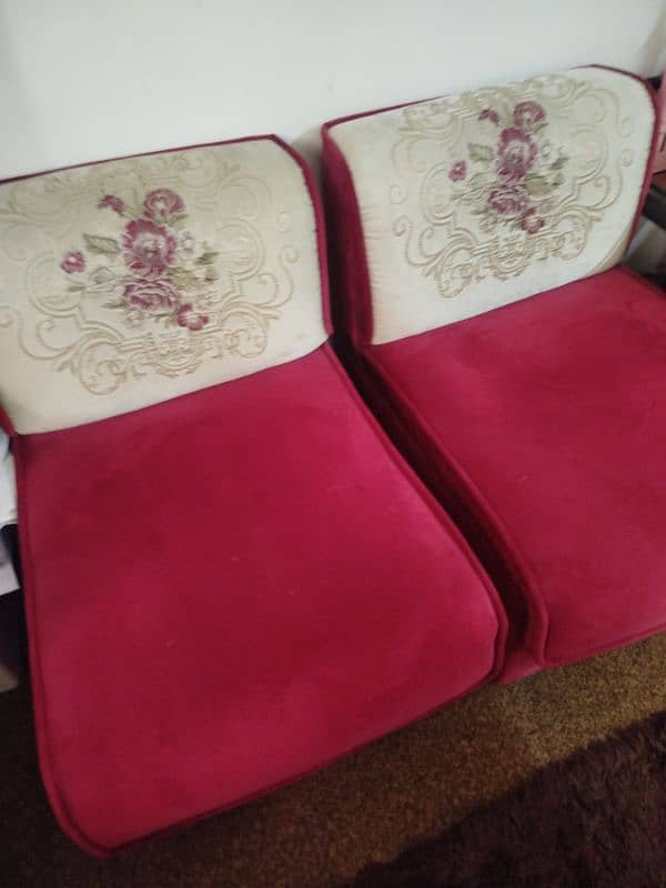 2  1 Seater Sofa Chairs In New Cloth And Condition 0