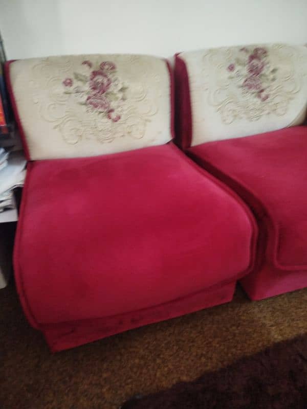 2  1 Seater Sofa Chairs In New Cloth And Condition 1