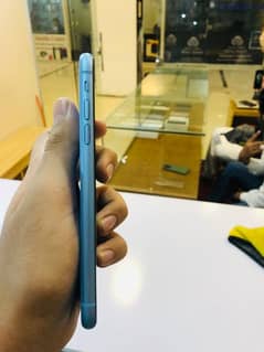 iphone XR 64 gb 4 month sim working