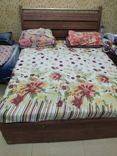 Double bed without mattress medium size in good condition