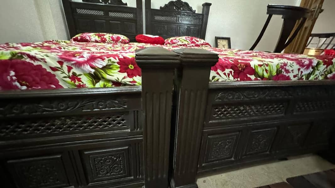 For Sale: Two Single Beds in Chinioti Style 1