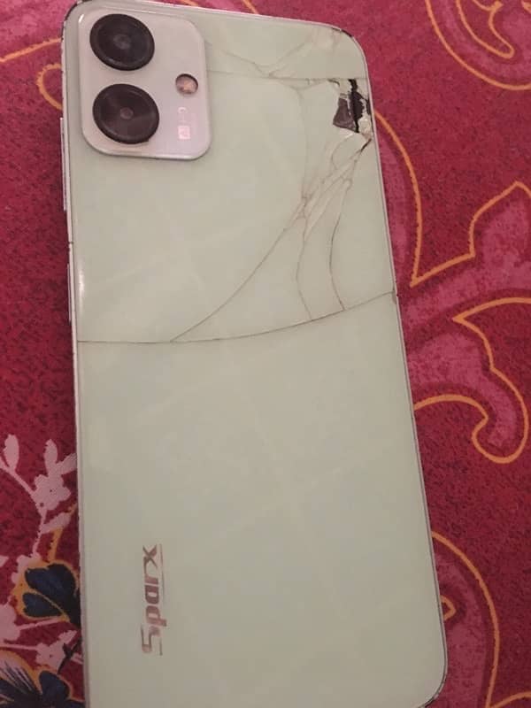 tecno sparx 4/ 64  battery backup 3 days back glass damage hai baqi ok 1