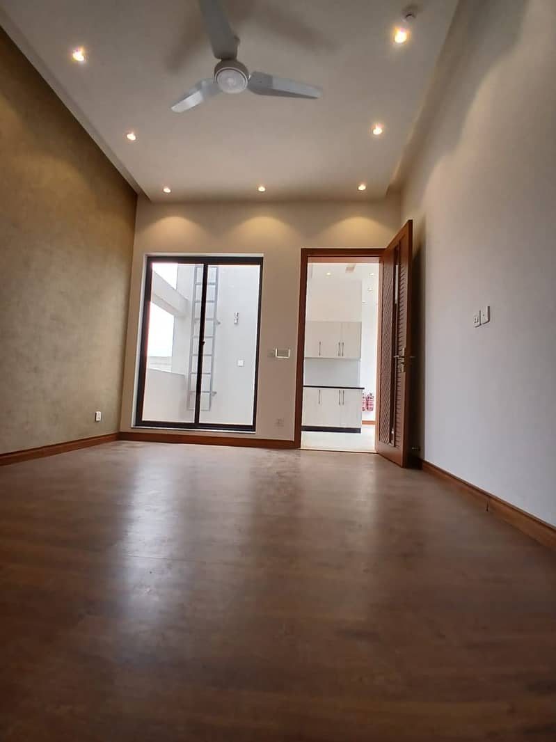 DREAM HOME OFFERS 10 Marla House Is Available For Rent In DHA Phase 5 Lahore At Prime Location 7