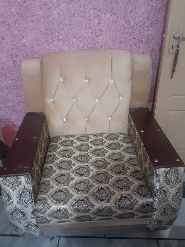 For sale Sofa  Set. Reasonable price Brand new 1