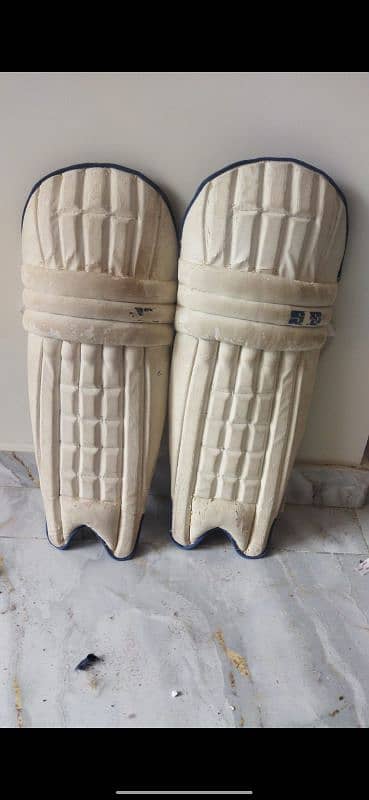 good condition cricket kit 5