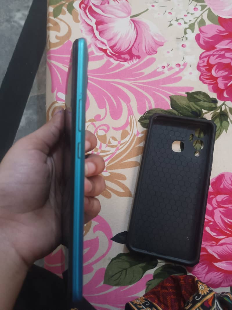 I'm selling my Infinix hot play 12 2