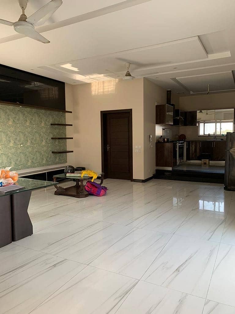 DREAM HOME OFFERS one kanal upper portion Is Available For Rent In DHA Phase 6 Lahore At Super Hot Location. 100% Original picture Corner Sparte Gate 4