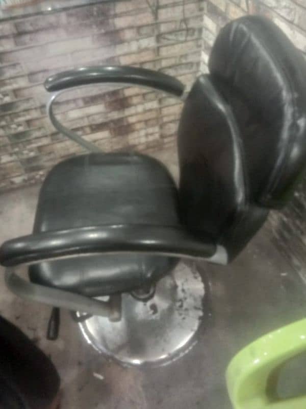 2 chairs condition new 2