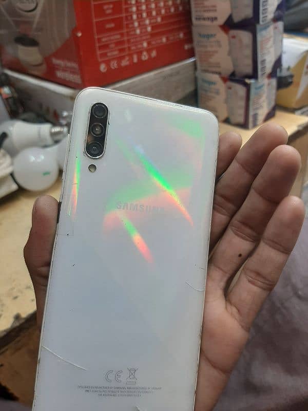 Samsung Galaxy A30s 4