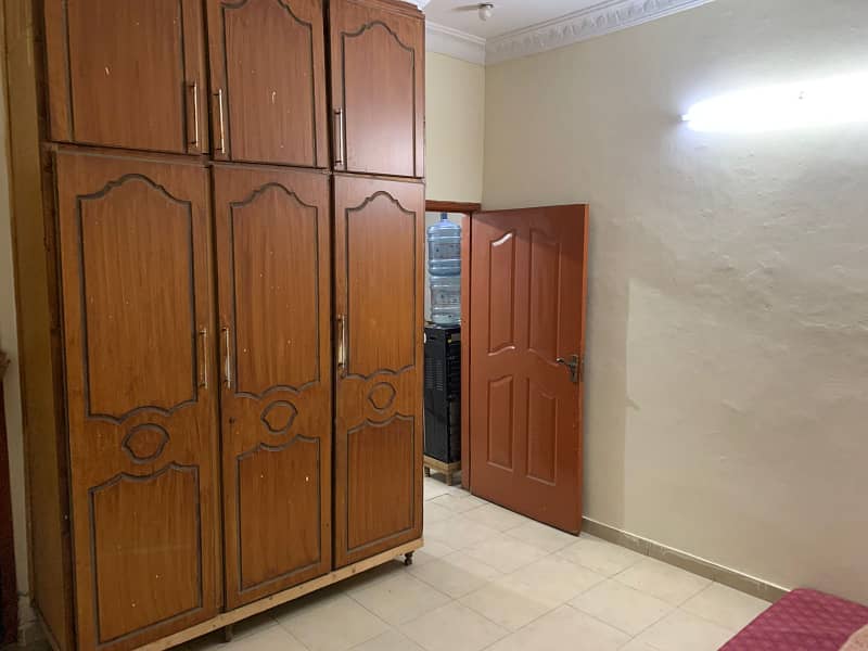 2ND FLOOR PORTION AVAILABLE FOR RENT IN KAMRAN BLOCK 5