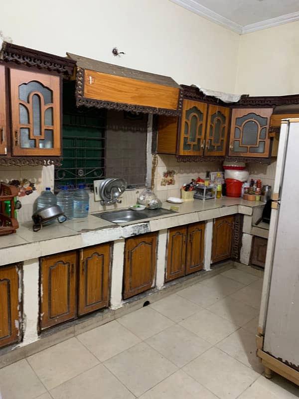 2ND FLOOR PORTION AVAILABLE FOR RENT IN KAMRAN BLOCK 8