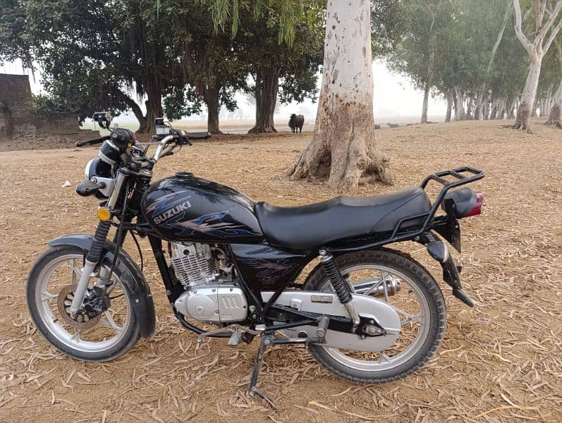 Suzuki GS 150 SE 0