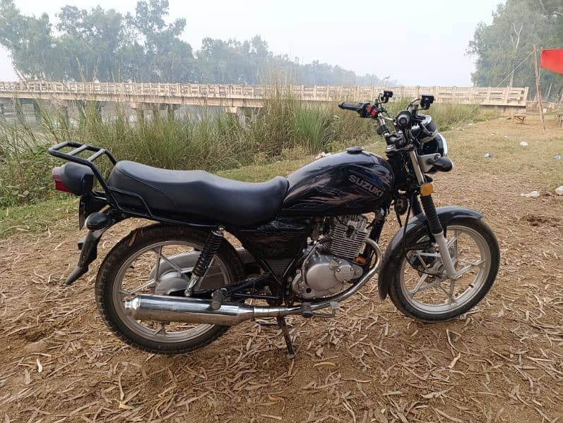 Suzuki GS 150 SE 1