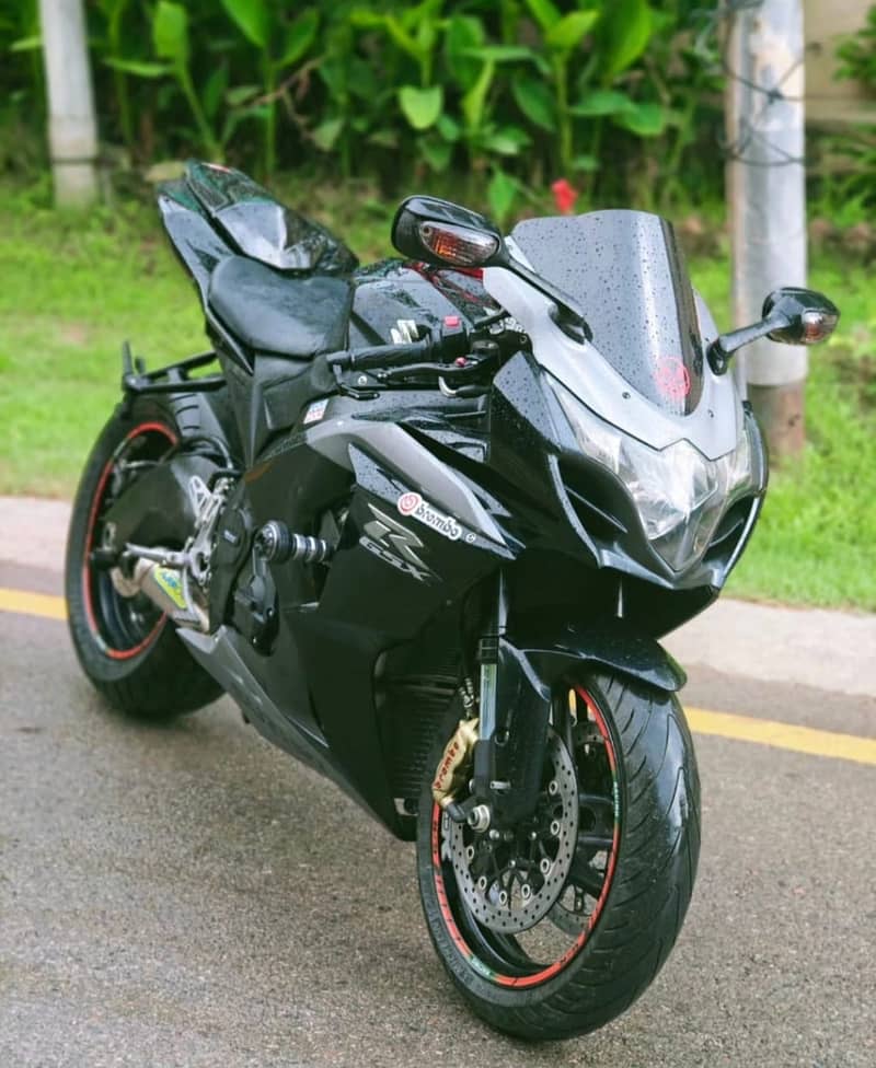 SUZUKI GSX-R1000 (2014) MODEL 9