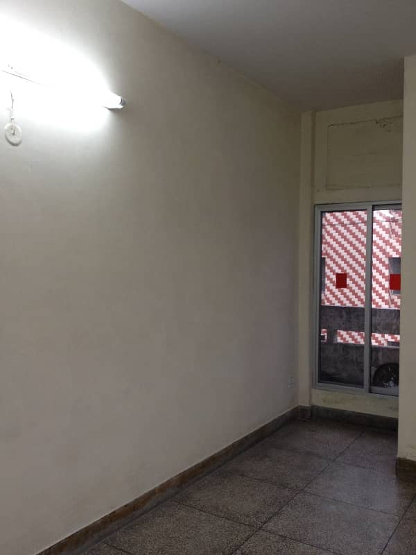 Flat Available For Rent In Moon Market Allama Iqbal Town Lahore 7