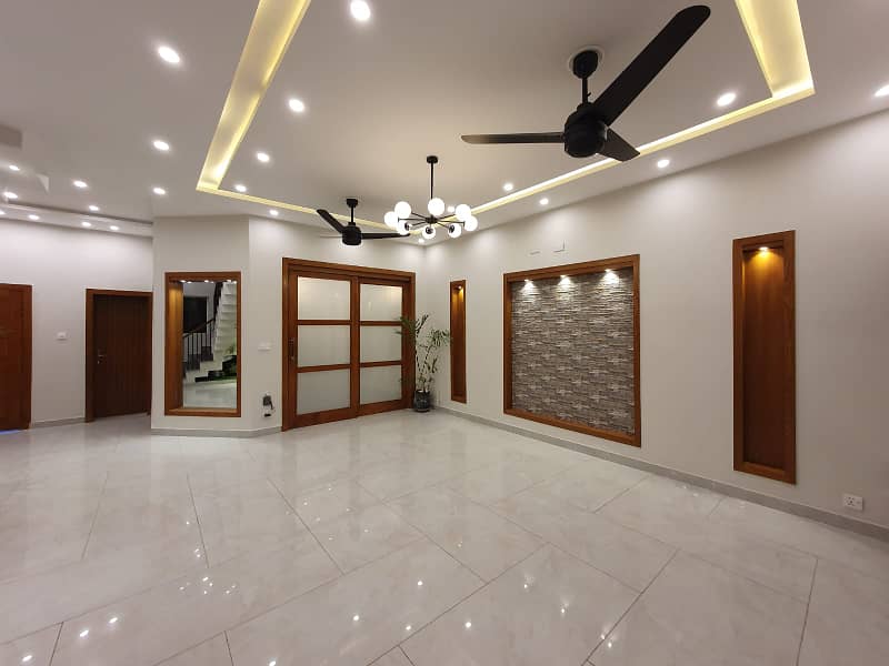 10 Marla House For Rent In Bahria Town Phase 8 Rawalpindi 5