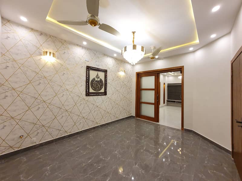 10 Marla House For Rent In Bahria Town Phase 8 Rawalpindi 12