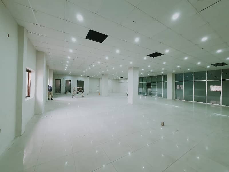 Area 3000 SqFt Corporate Office Available For Rent On Reasonable Rent in Main Boulevard Road Gulberg 3 Lahore 1