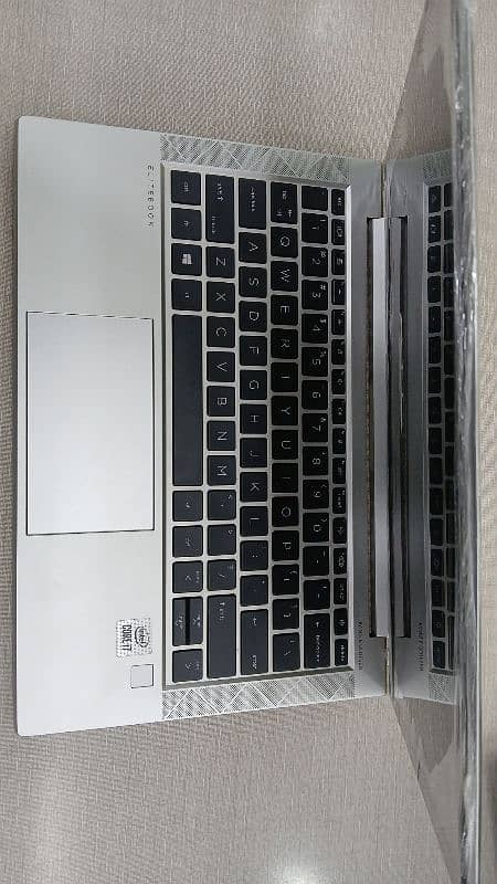 Model 840 g7 Core i7 10th Generation 16 GB Ram 256 GB SSD 3