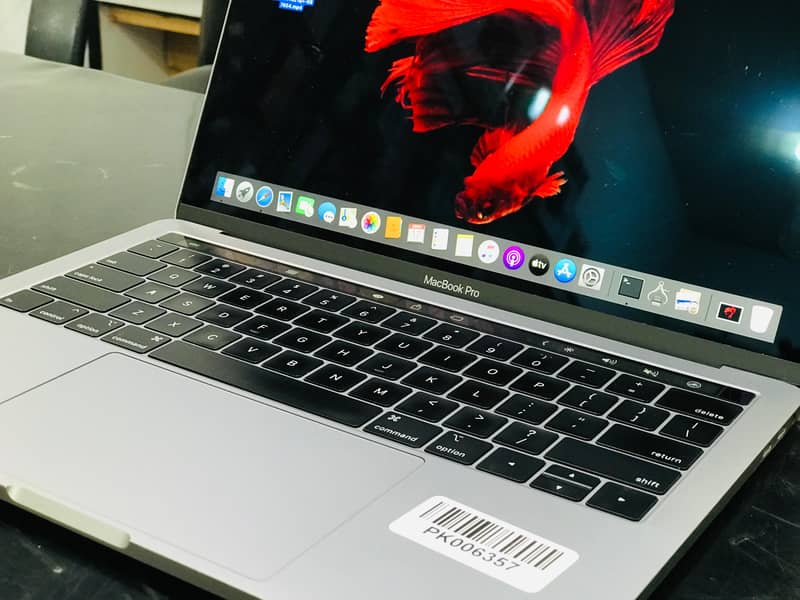 Apple Macbook pro 2018 touch bar touch id 2