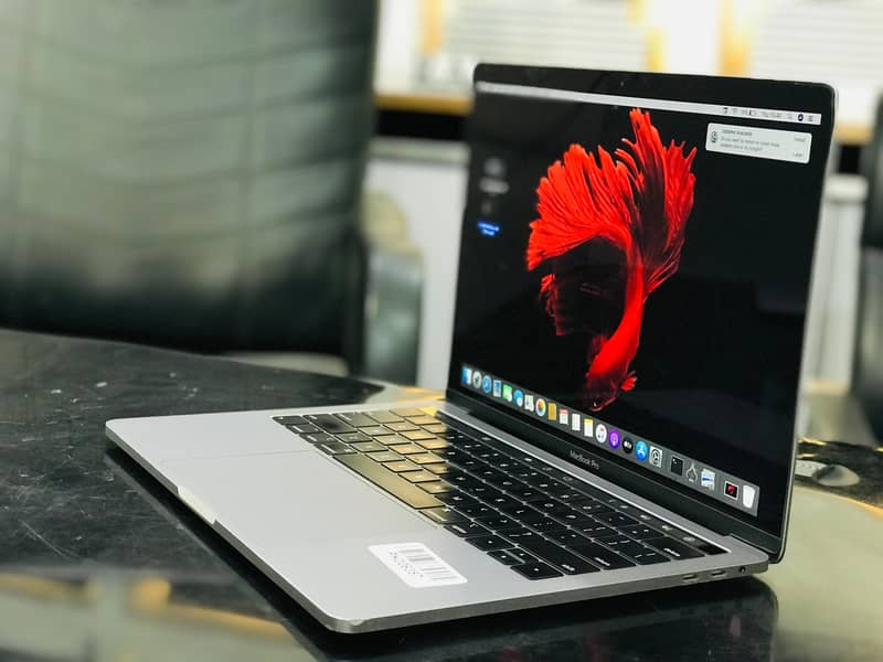 Apple Macbook pro 2018 touch bar touch id 3